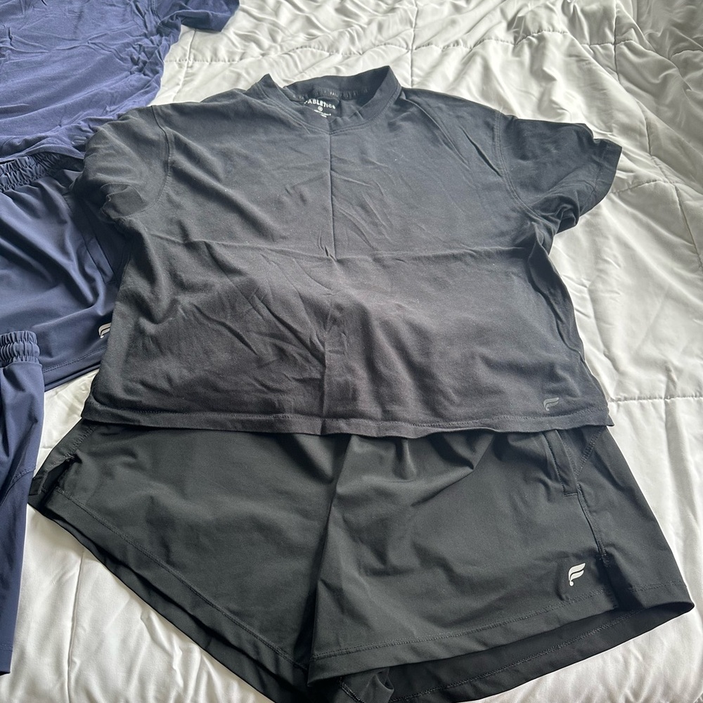Fabletics Bundle - Picture 3 of 3